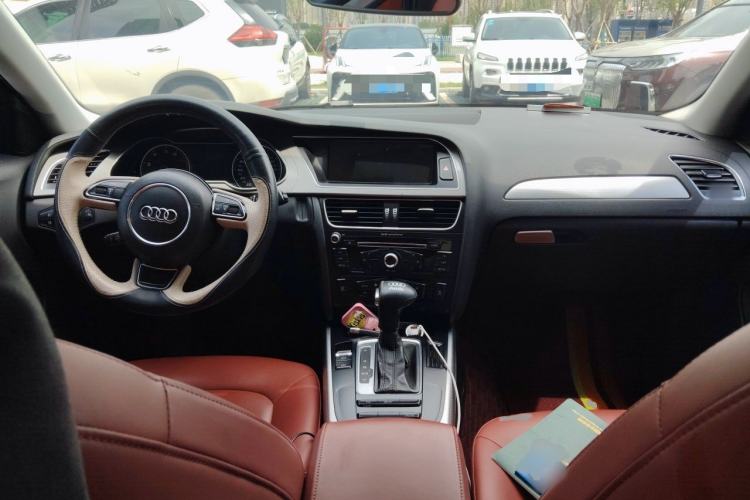 Used Audi A4L 2013 35 TFSI Automatic Standard Model Center Console