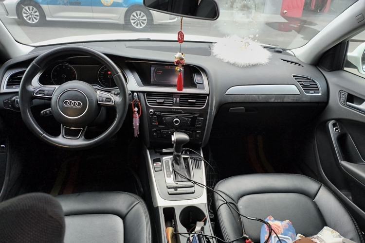 Used Audi A4L 2013 35 TFSI Automatic Technology Edition Center Console