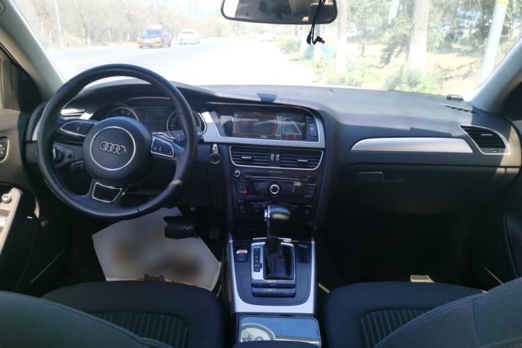 Used Audi A4L 2013 35 TFSI Automatic Standard Model Center Console