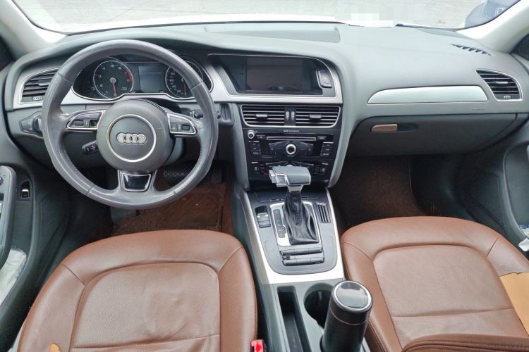 Used Audi A4L 2013 35 TFSI Automatic Standard Model Center Console