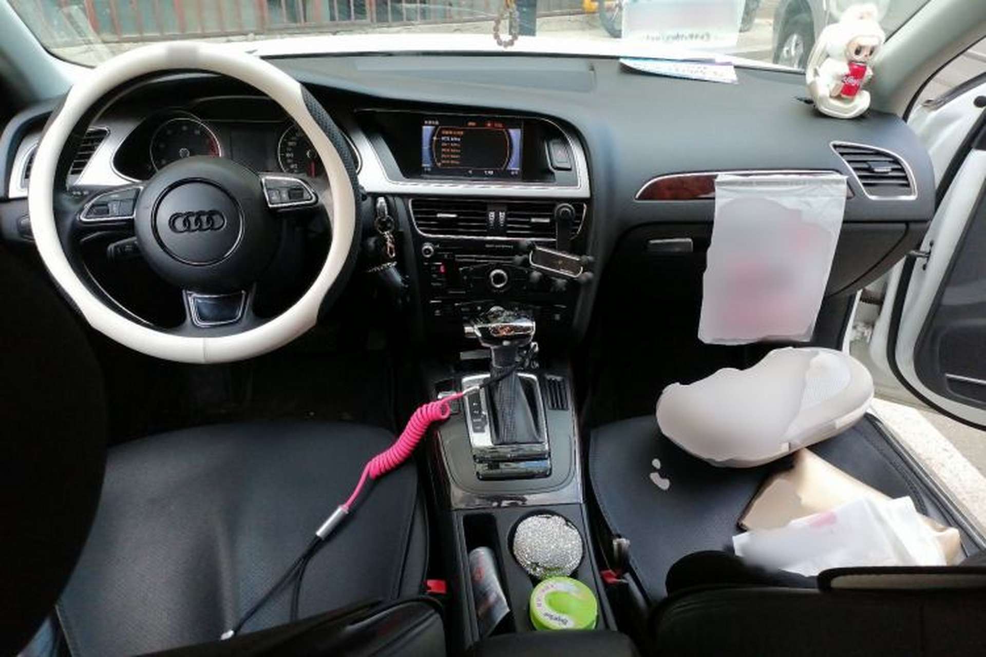 Used Audi A4L 2013 35 TFSI Automatic Comfort Model Center Console