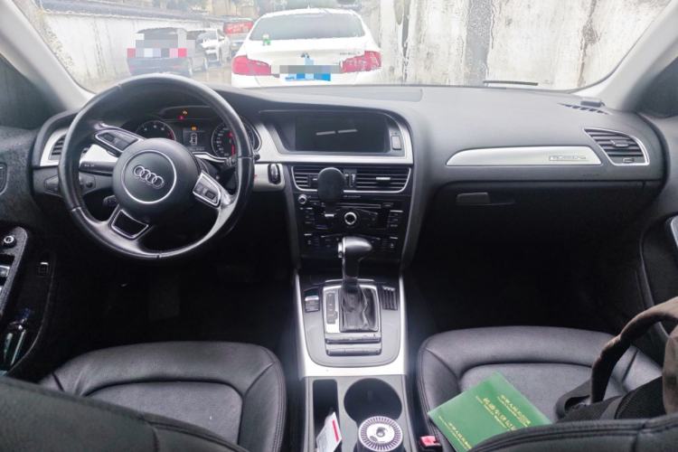 Used Audi A4L 2013 35 TFSI Automatic Standard Model Center Console