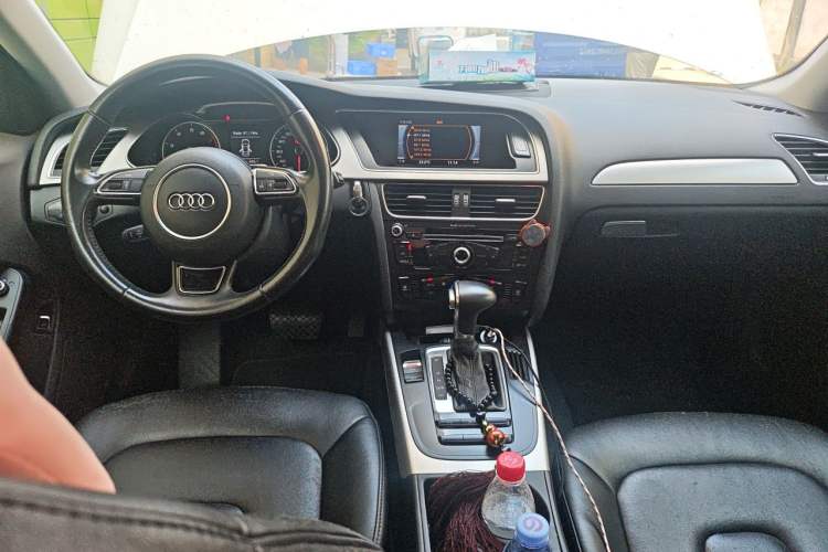 Used Audi A4L 2013 35 TFSI Automatic Standard Model Center Console