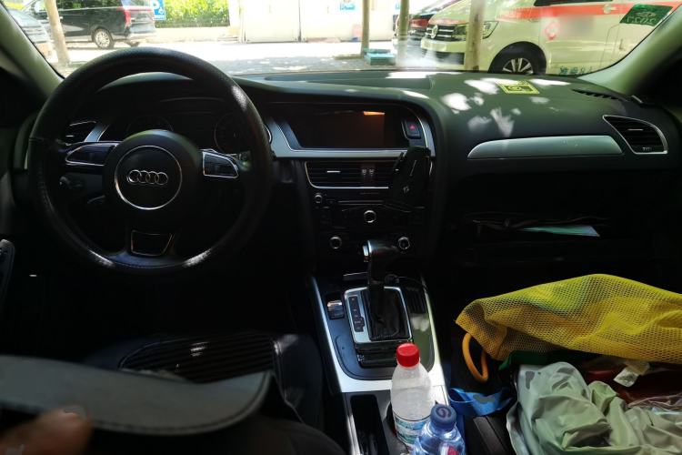 Used Audi A4L 2013 35 TFSI Automatic Standard Model Center Console