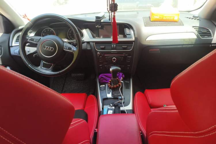 Used Audi A4L 2013 35 TFSI Automatic Standard Model Center Console