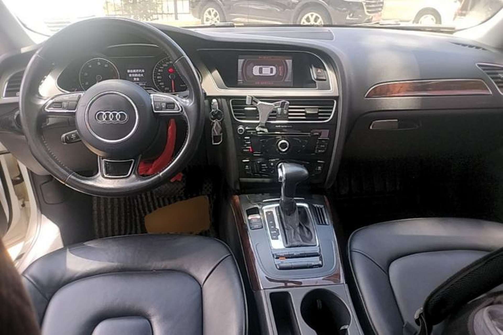 Used Audi A4L 2013 35 TFSI Automatic Comfort Model Center Console