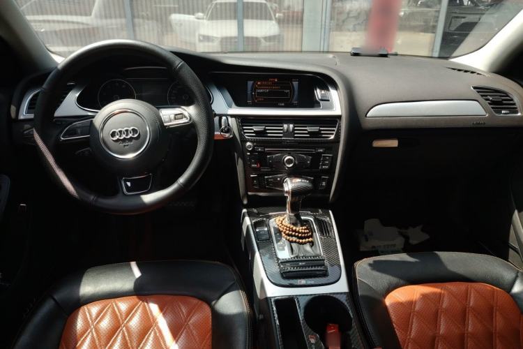 Used Audi A4L 2013 35 TFSI Automatic Standard Model Center Console
