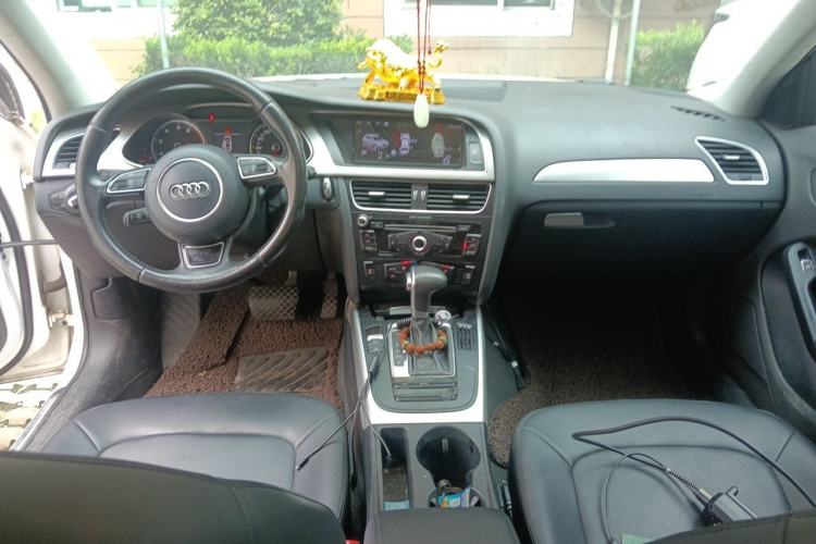 Used Audi A4L 2013 35 TFSI Automatic Standard Model Center Console