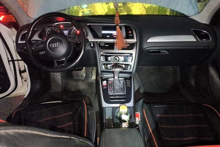 Used Audi A4L 2013 35 TFSI Automatic Standard Model Center Console