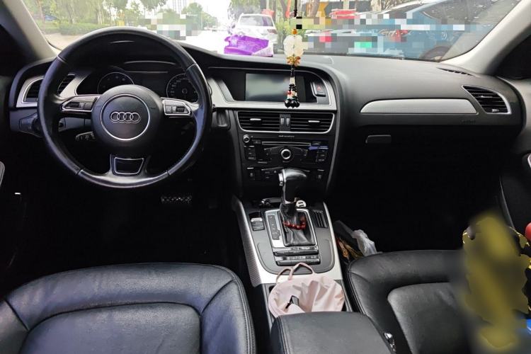 Used Audi A4L 2013 35 TFSI Automatic Standard Model Center Console