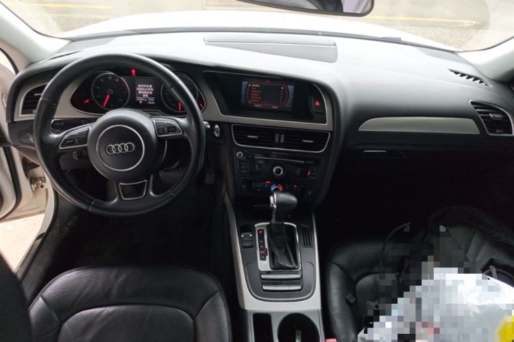 Used Audi A4L 2013 35 TFSI Automatic Standard Model Center Console