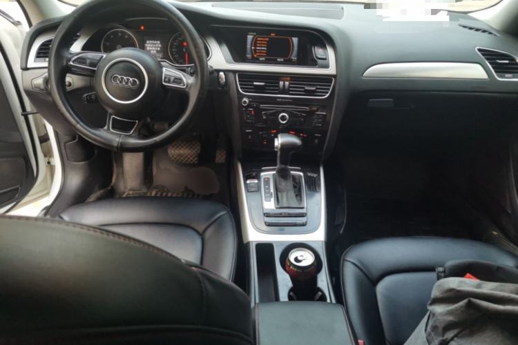 Used Audi A4L 2013 35 TFSI Automatic Comfort Model Center Console