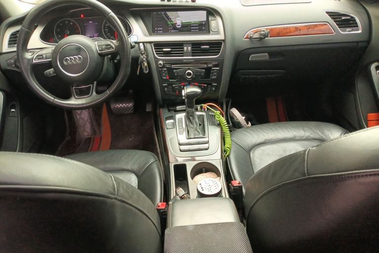 Used Audi A4L 2013 35 TFSI Automatic Comfort Model Center Console