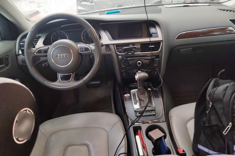 Used Audi A4L 2013 35 TFSI Automatic Comfort Model Center Console