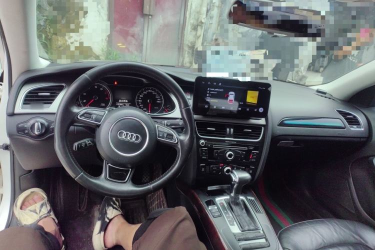 Used Audi A4L 2013 35 TFSI Automatic Comfort Model Center Console