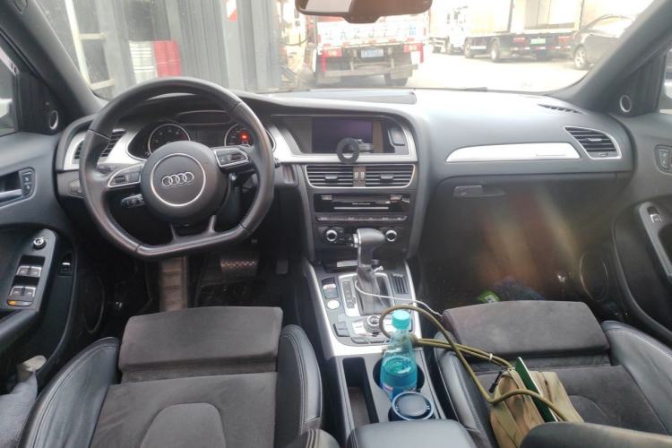 Used Audi A4L 2013 40 TFSI quattro Sport version Center Console