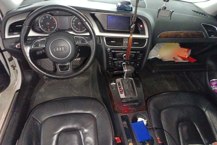 Used Audi A4L 2013 35 TFSI Automatic Comfort Model Center Console