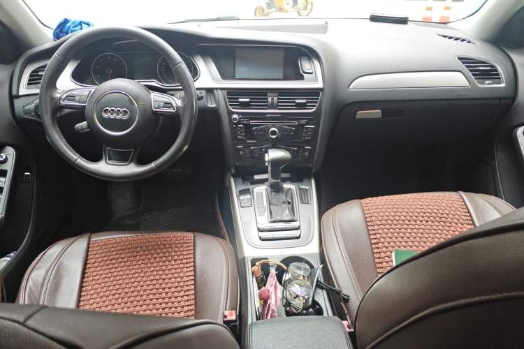 Used Audi A4L 2013 35 TFSI Automatic Standard Model Center Console