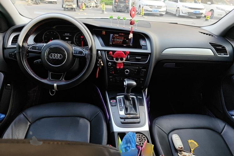 Used Audi A4L 2013 35 TFSI Automatic Standard Model Center Console