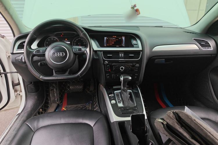 Used Audi A4L 2013 35 TFSI Automatic Standard Model Center Console