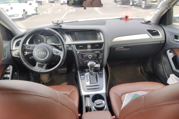 Used Audi A4L 2013 35 TFSI Automatic Standard Model Center Console