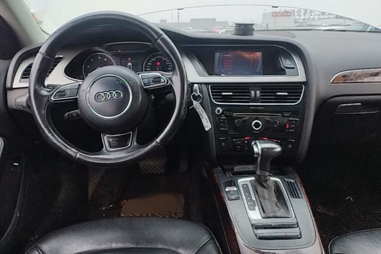 Used Audi A4L 2013 35 TFSI Automatic Comfort Model Center Console