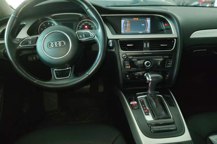 Used Audi A4L 2013 40 TFSI quattro Individual Sport Edition Center Console