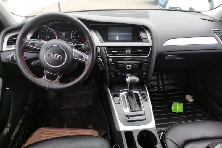 Used Audi A4L 2013 35 TFSI Automatic Standard Model Center Console