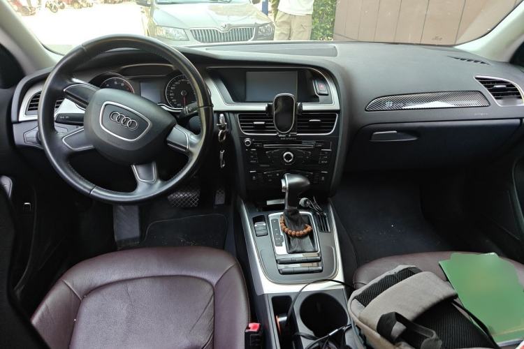 Used Audi A4L 2013 30 TFSI Automatic Comfort Model Center Console