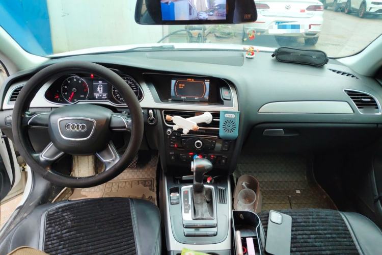 Used Audi A4L 2013 30 TFSI Automatic Comfort Model Center Console