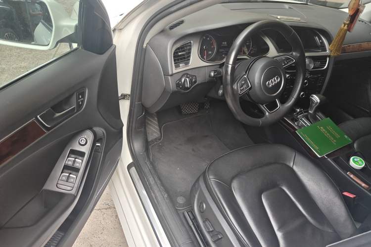 Used Audi A4L 2013 35 TFSI Automatic Comfort Model Driver Seat