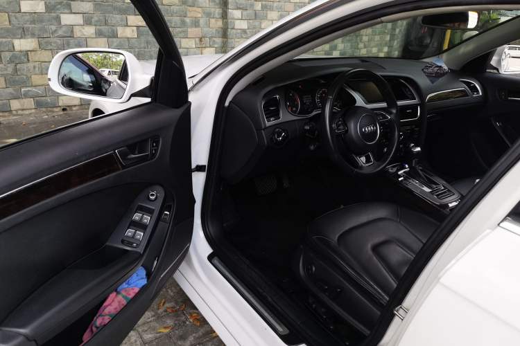 Used Audi A4L 2013 35 TFSI Automatic Standard Model Driver Seat