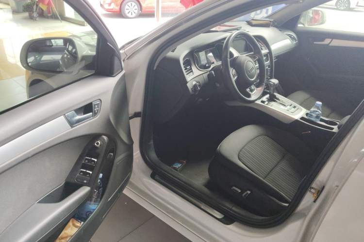 Used Audi A4L 2013 35 TFSI Automatic Standard Model Driver Seat