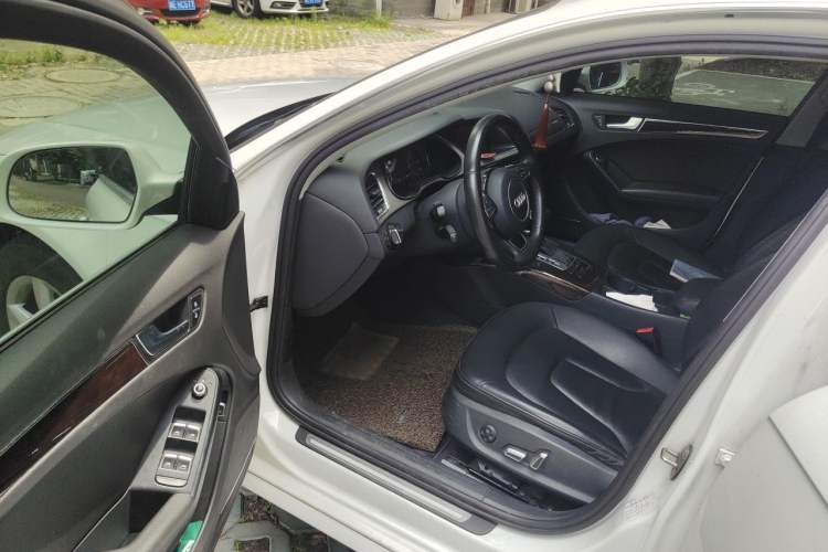 Used Audi A4L 2013 35 TFSI Automatic Comfort Model Driver Seat
