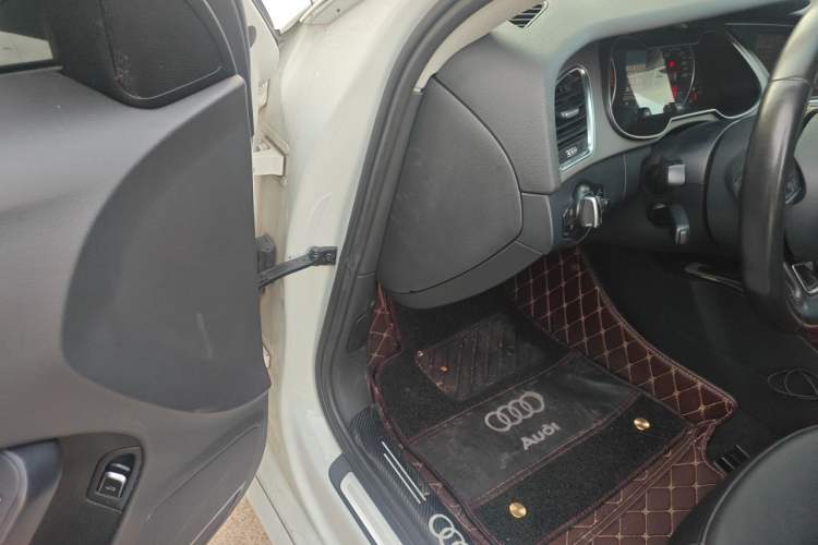 Used Audi A4L 2013 35 TFSI Automatic Comfort Model Driver Seat
