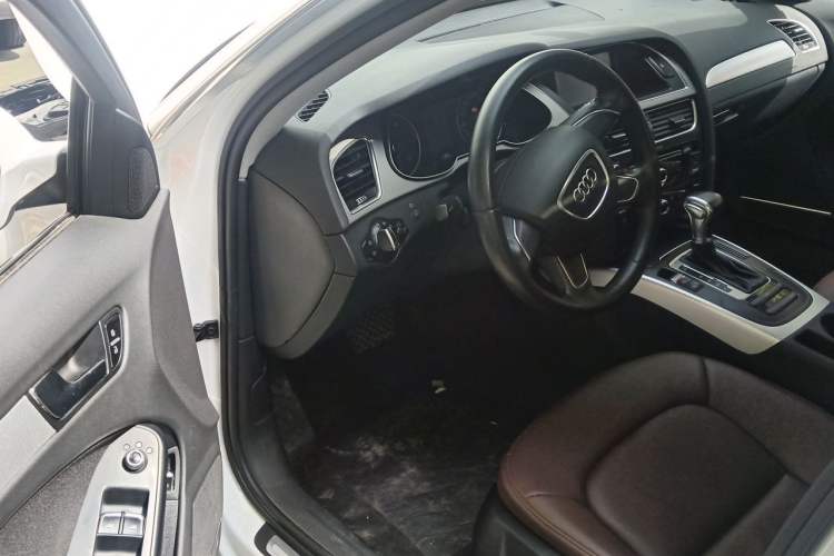 Used Audi A4L 2013 30 TFSI Automatic Comfort Model Driver Seat