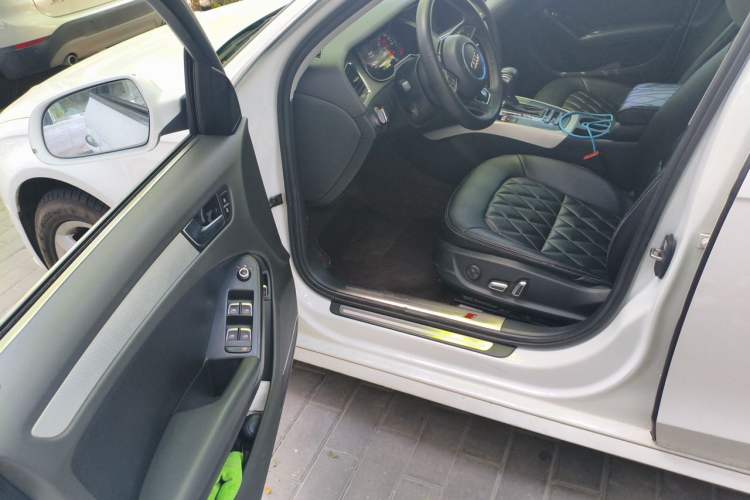 Used Audi A4L 2013 35 TFSI Automatic Standard Model Driver Seat