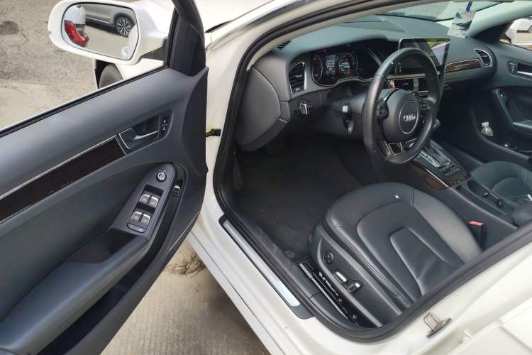 Used Audi A4L 2013 35 TFSI Automatic Comfort Model Driver Seat