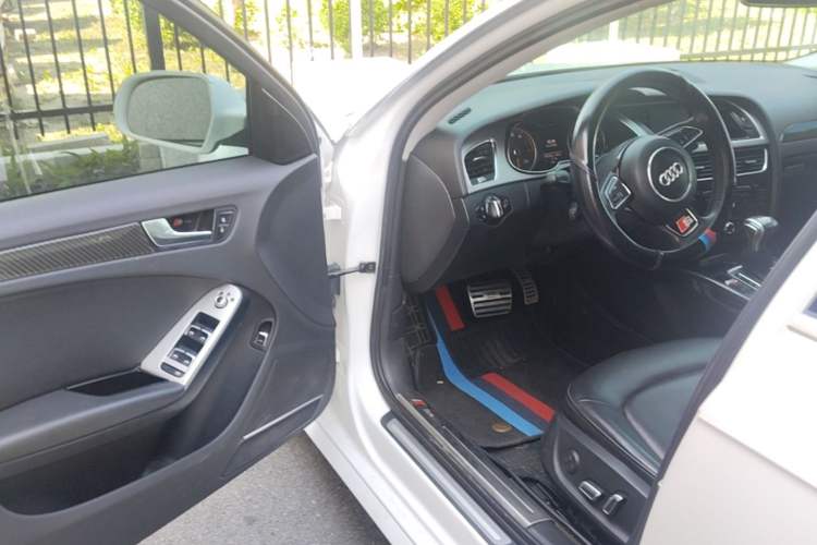 Used Audi A4L 2013 35 TFSI Automatic Comfort Model Driver Seat