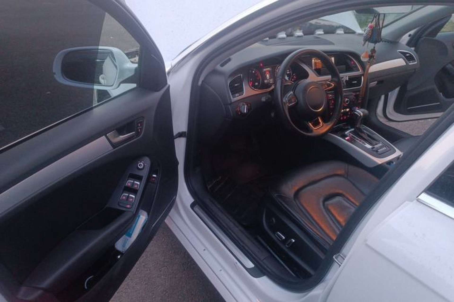Used Audi A4L 2013 35 TFSI Automatic Comfort Model Driver Seat