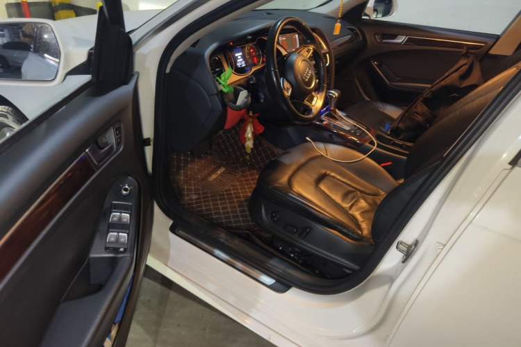 Used Audi A4L 2013 35 TFSI Automatic Comfort Model Driver Seat