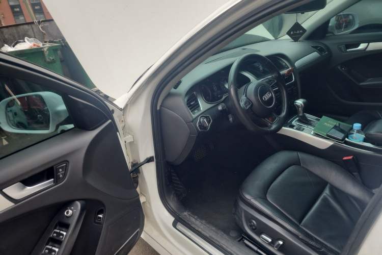 Used Audi A4L 2013 35 TFSI Automatic Technology Edition Driver Seat