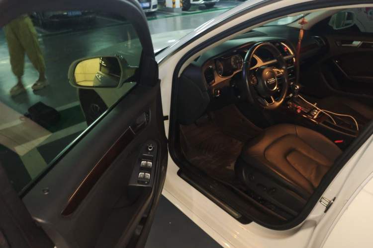 Used Audi A4L 2013 35 TFSI Automatic Technology Edition Driver Seat