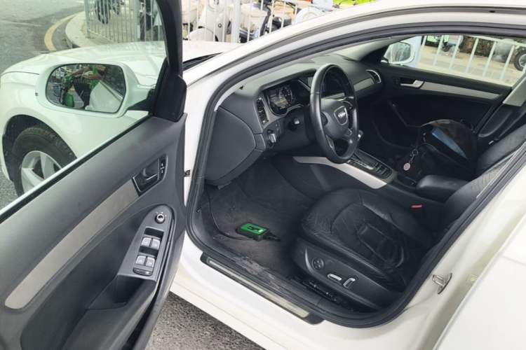 Used Audi A4L 2013 30 TFSI Automatic Comfort Model Driver Seat