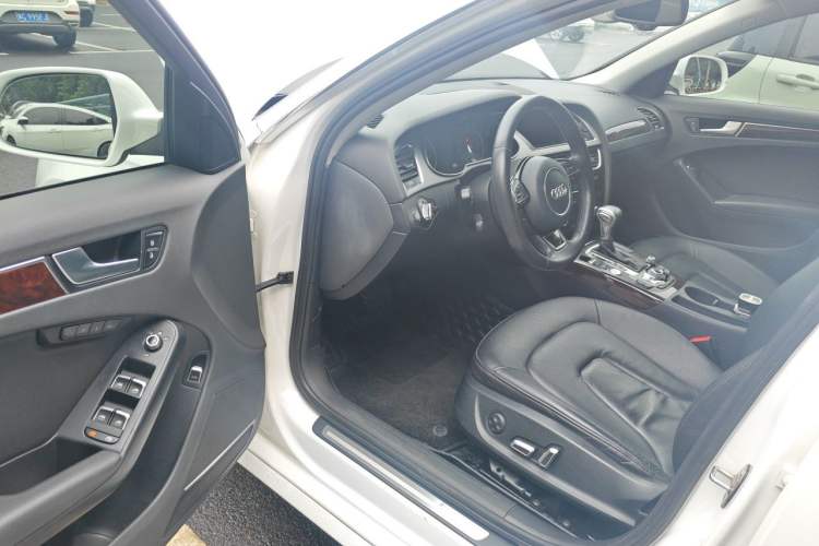 Used Audi A4L 2013 35 TFSI Automatic Technology Edition Driver Seat