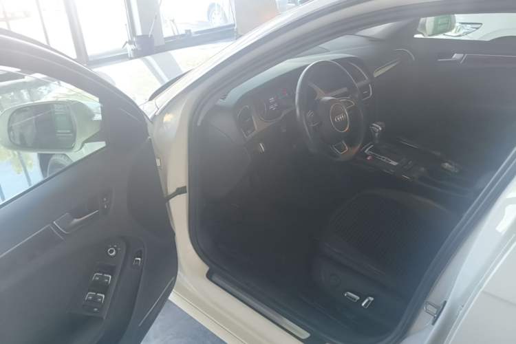 Used Audi A4L 2013 35 TFSI Automatic Comfort Model Driver Seat