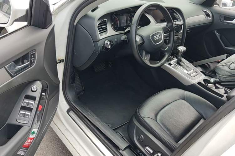 Used Audi A4L 2013 30 TFSI Automatic Comfort Model Driver Seat