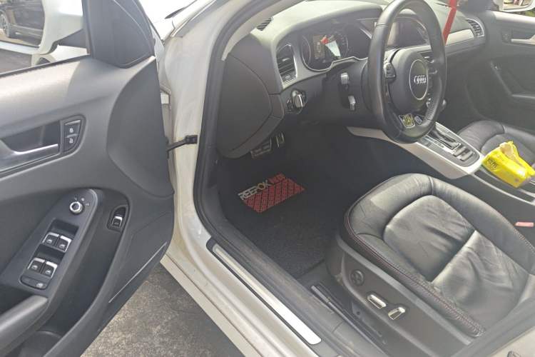 Used Audi A4L 2013 35 TFSI Automatic Standard Model Driver Seat