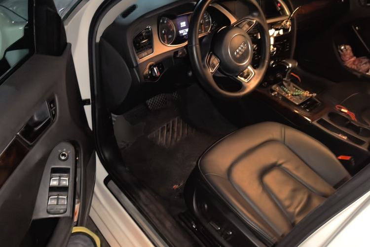Used Audi A4L 2013 35 TFSI Automatic Comfort Model Driver Seat