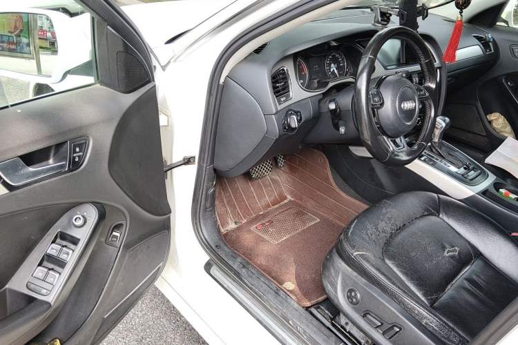 Used Audi A4L 2013 35 TFSI Automatic Standard Model Driver Seat